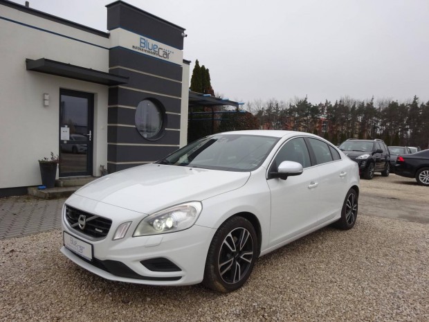 Volvo S60 2.0 D [D3] R-Design Xenon!!Gazdas�gos...